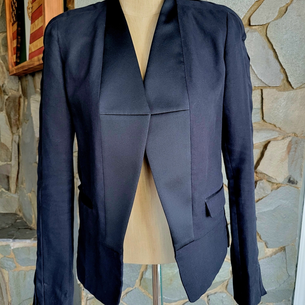 Isabel Marant Black Blazer with Open Neckline and Fitted Silhouette